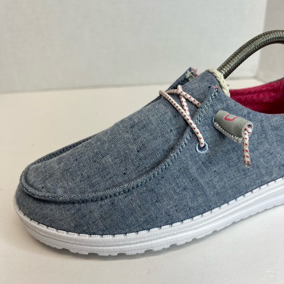 HEY DUDE WOMEN'S WENDY CHAMBRAY BRAID-INDIGO SHOES Sz 10 LIKE New No Box - Picture 10 of 16